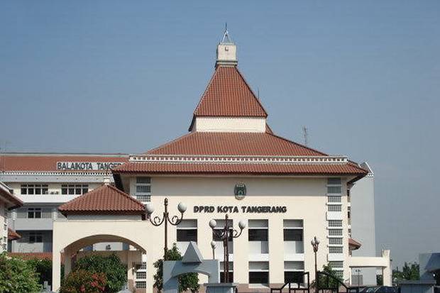 Dikritik, DPRD Kota...