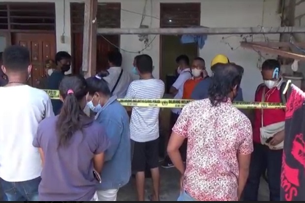 Kupang Gempar, Mahasiswi...