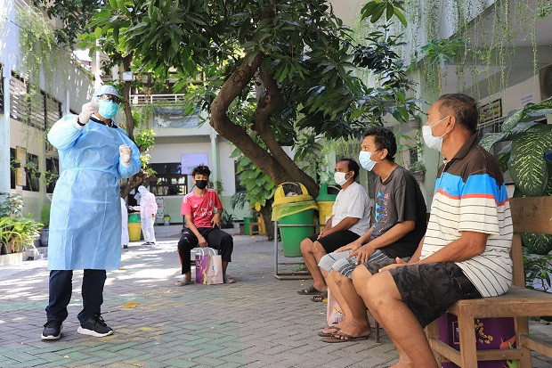 Pakai APD Lengkap, Wali...