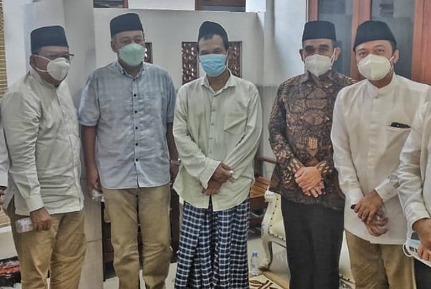 Ngaji ke Gus Baha, Ahmad...