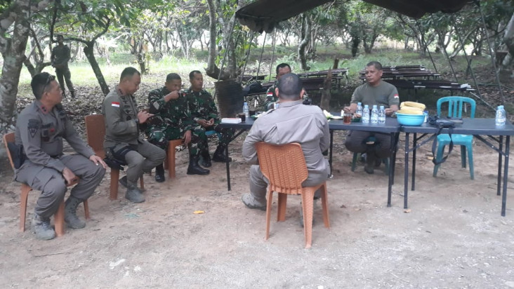 Tiga Jenderal Turun...