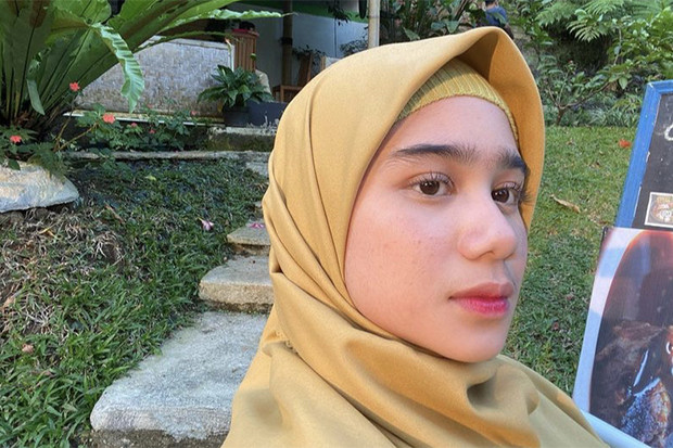 Tissa Biani Pakai Hijab,...