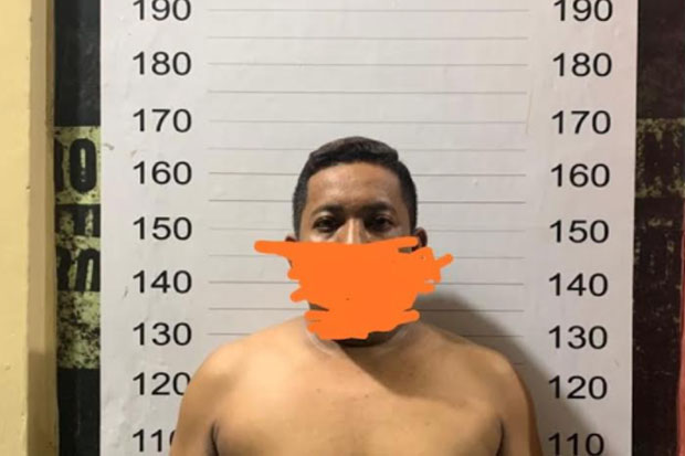 Pria di Makassar Sayat...