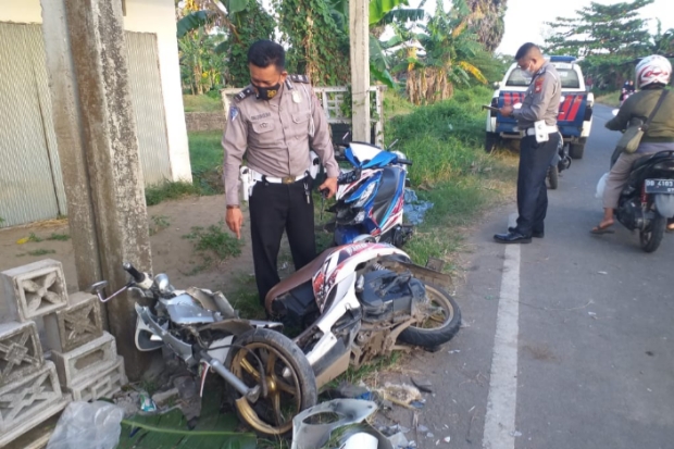 2 Pengendara Motor Tewas...