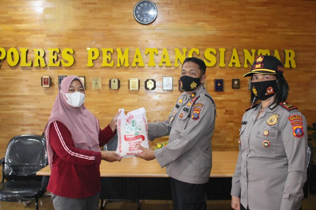 Berbagi Kasih, Kapolres...