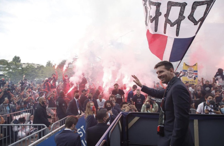 PSG Rekrut Lionel Messi,...