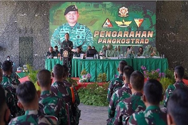 Kunjungi Brigif Para...