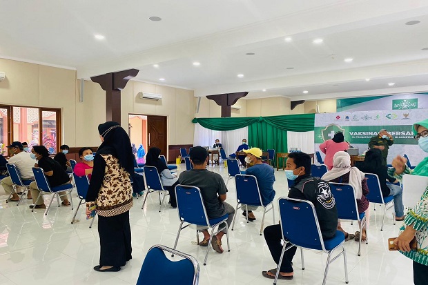 Vaksinasi Bersama Sasar...