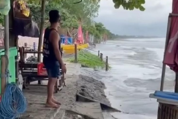Gelombang Tinggi Terjang...