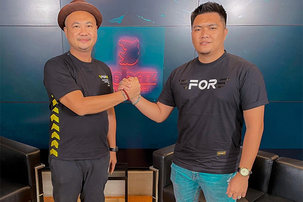 Jadi Direktur Kreatif,...