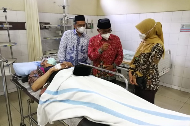 Tulang Iga Retak karena...