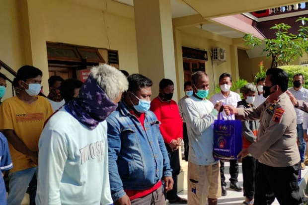 Polisi Tangkap 24 Penyebar...