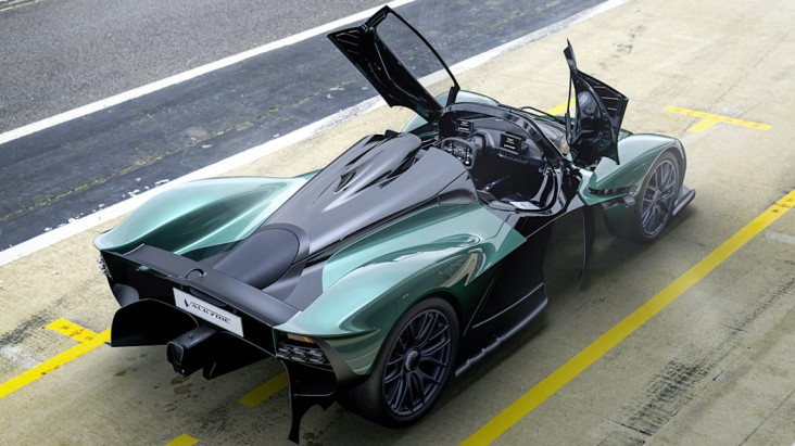 Hypercar Tanpa Atap...