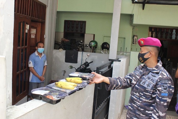 Korps Marinir Bagikan...