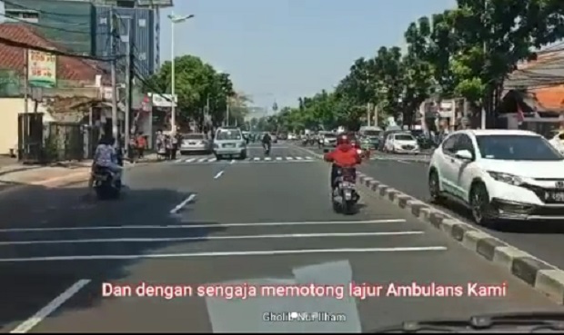 Pemotor yang Gebrak...