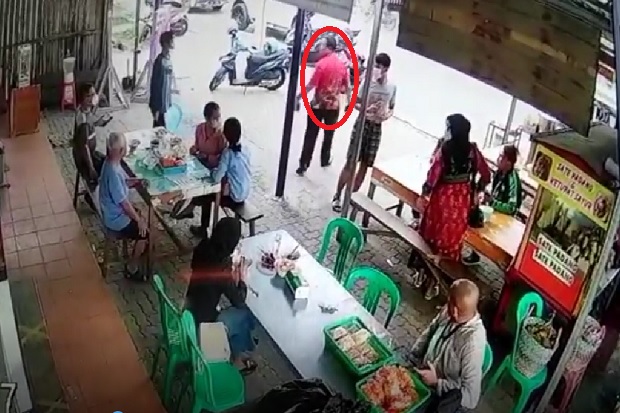 Kesal Lama Menunggu...