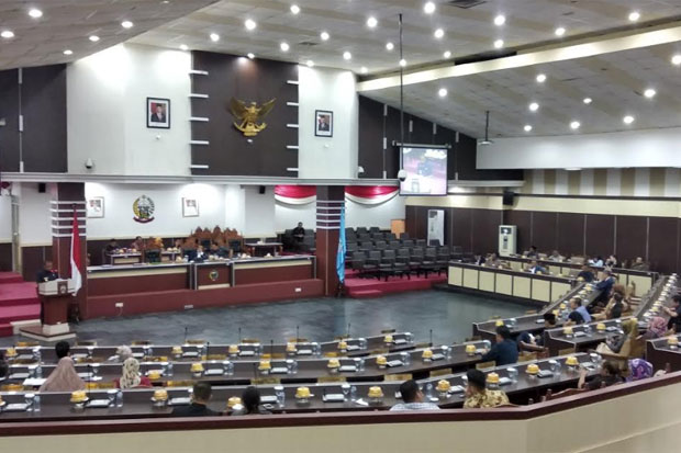 Fantastis, Baju Baru...