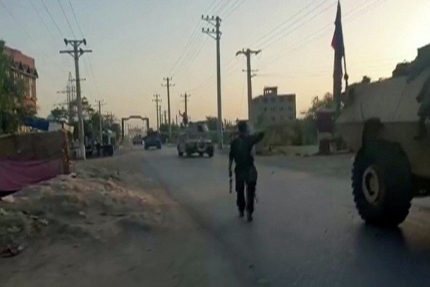 Taliban Rebut Kandahar...