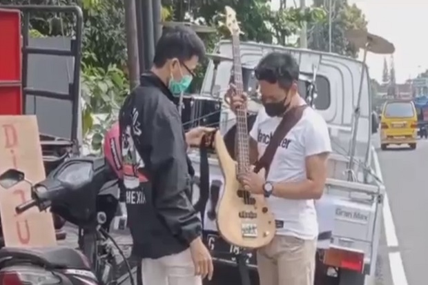 Musisi dan Pelaku Jasa...