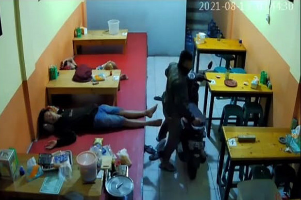Tertidur Pulas, 2 Pegawai...