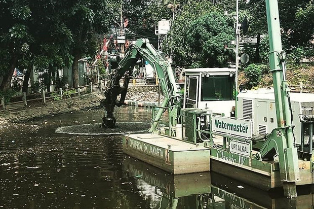 Atasi Banjir, Waduk...