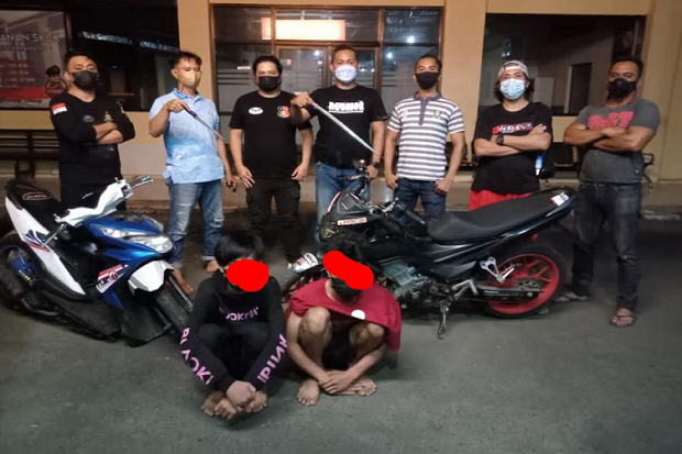 Viral Aksi Curas di...