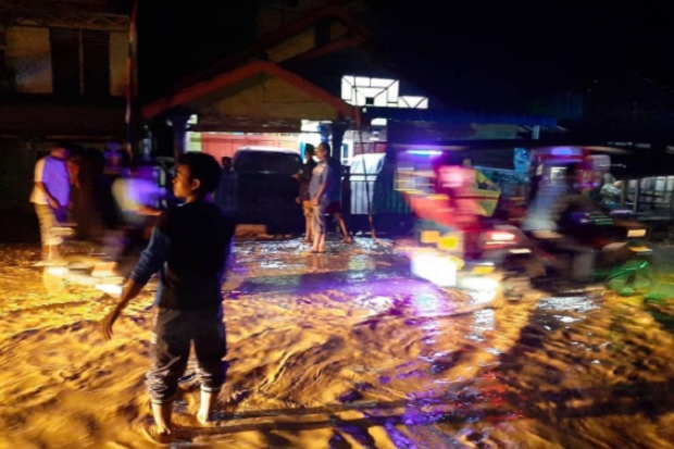 Banjir Mandailing Natal...