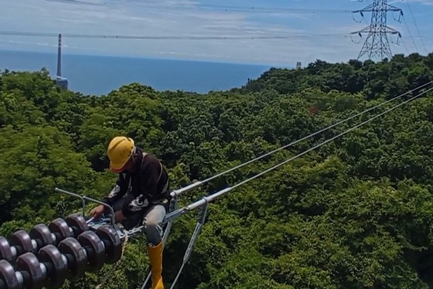 PLN Rampungkan 6 Proyek...