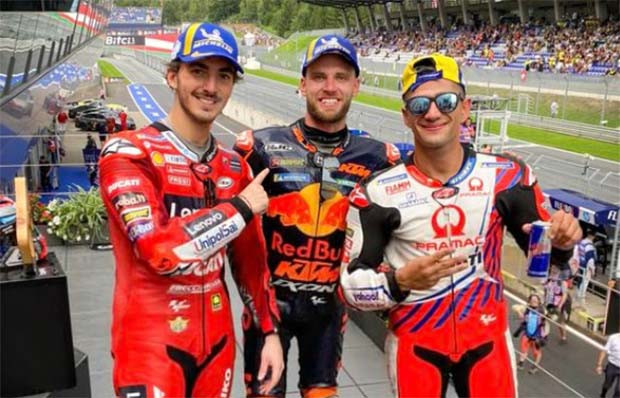 Bagnaia Girang Naik...