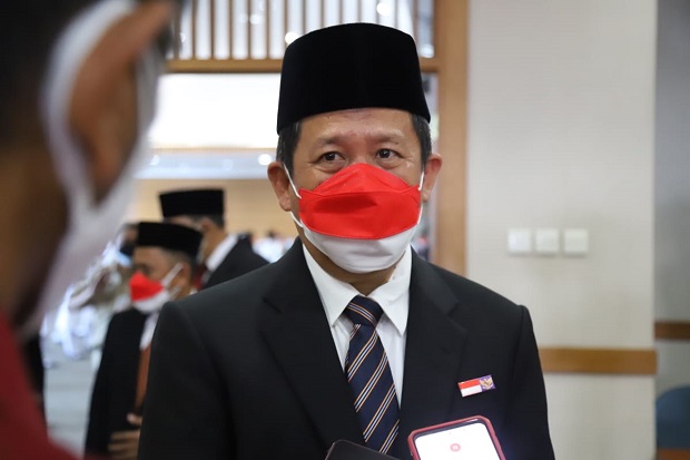 HUT Kemerdekaan, Pengibaran...