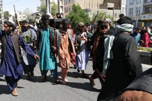 Taliban Olesi Wajah...