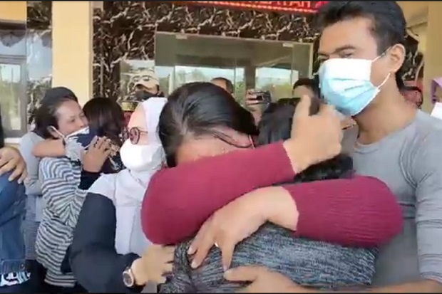 Tangis Haru Keluarga...