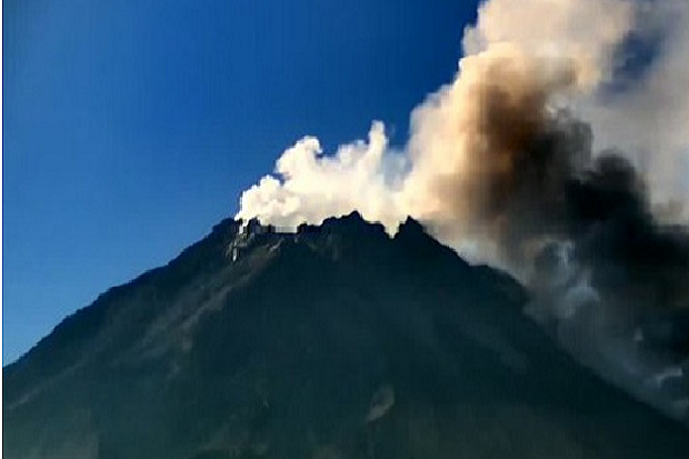 Waduh, Merapi Muntahkan...