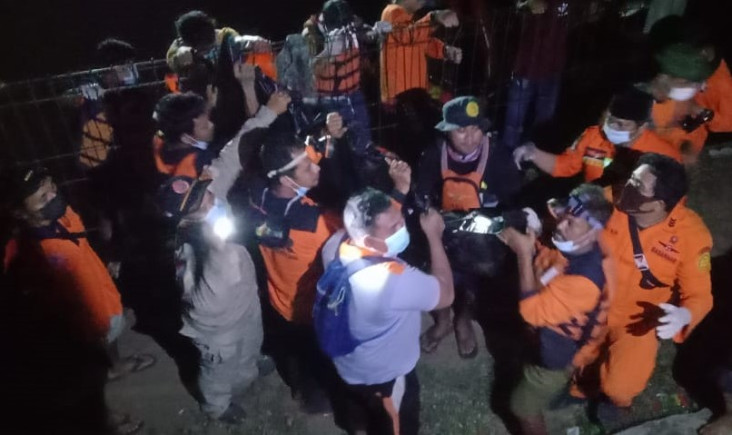 Balapan Renang dengan...