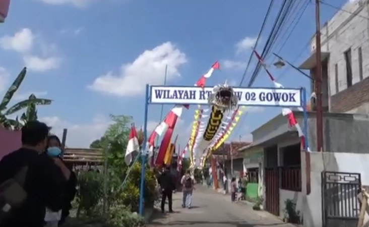 Naga Raksasa Menyala...