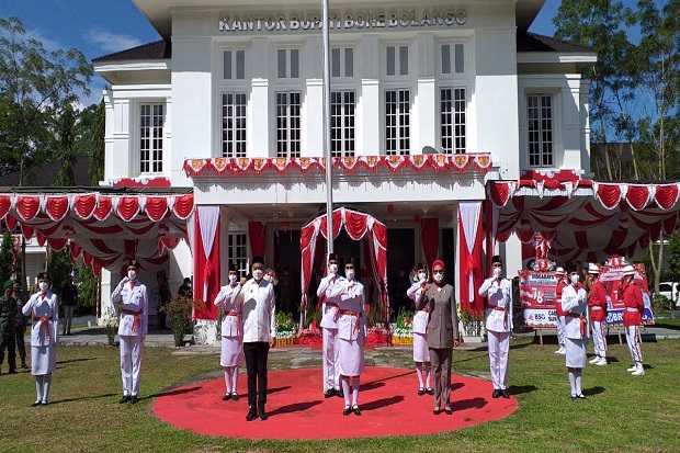 Dikukuhkan ala Istana...