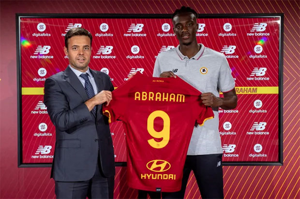 Resmi Gabung AS Roma,...