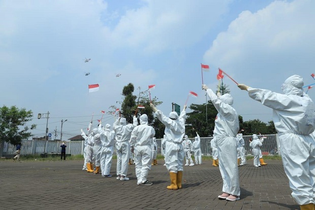 Terbang di Atas Wisma...