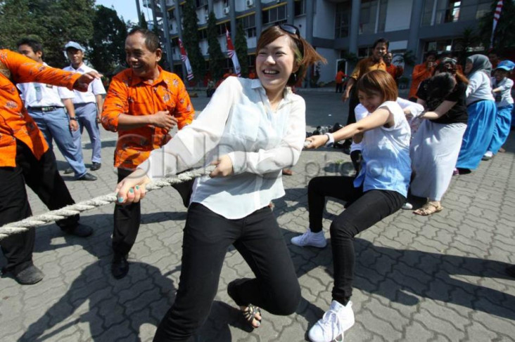 Lomba Tarik Tambang...