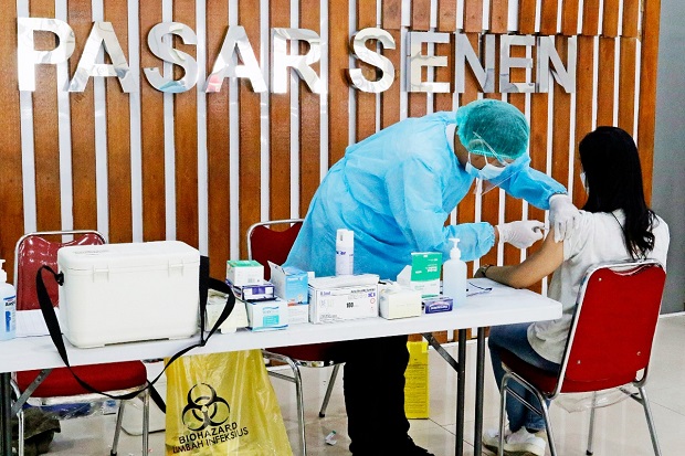 Gelar Vaksinasi Gratis...