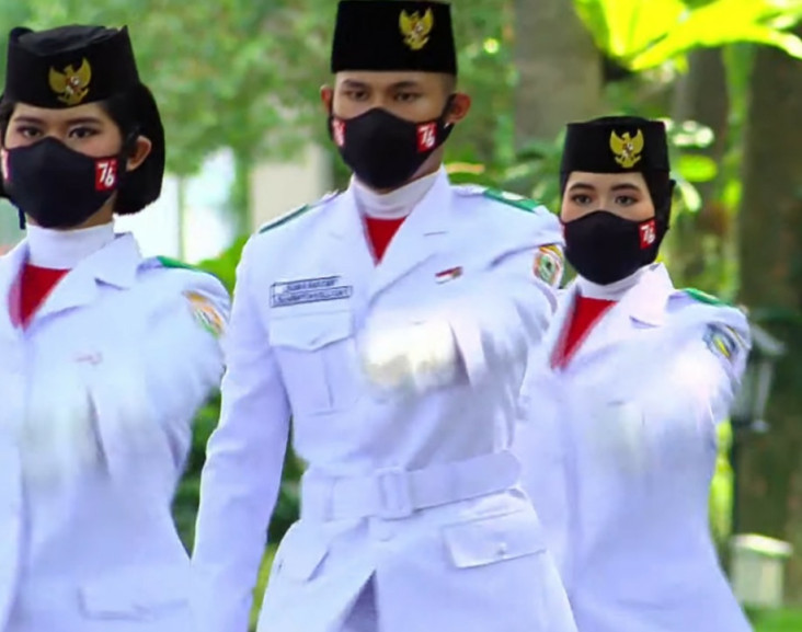 Perjalanan Panjang Gadis...