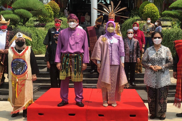 Sandiaga Uno dan Istri...