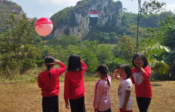 Merah Putih Raksasa...
