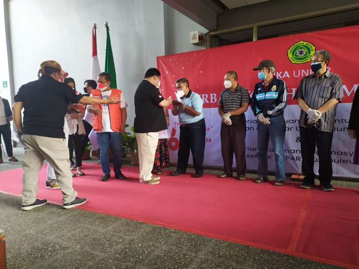 Balas Jasa, Alumni Unpar...