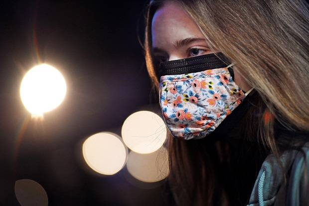 Pakai Masker Dobel Cegah...