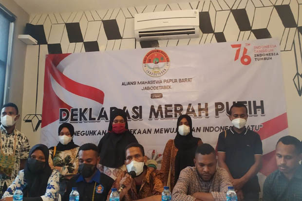 Rayakan HUT Ke-76 RI,...