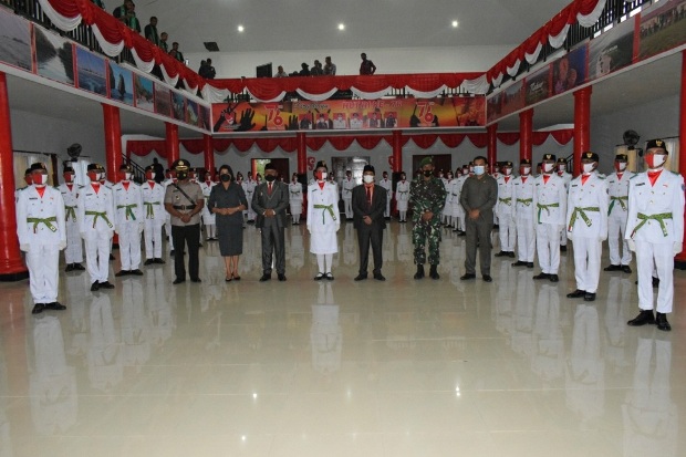 Wakil Bupati Agustinus...