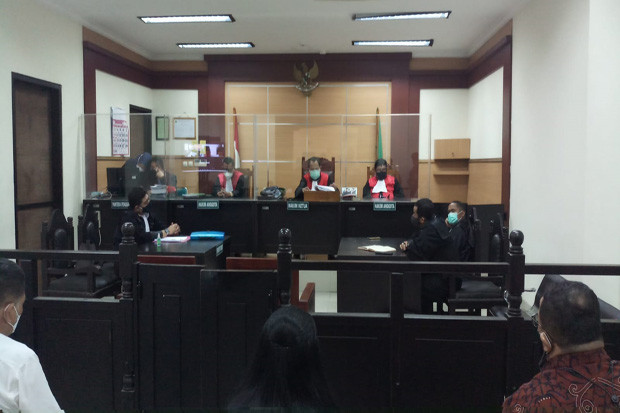 Hakim PN Tangerang Vonis...