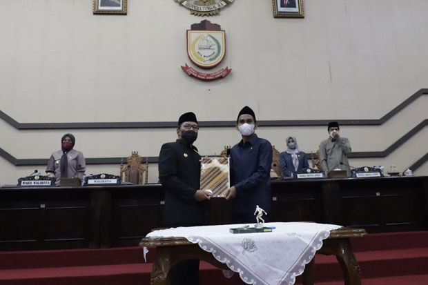 DPRD Makassar Sahkan...