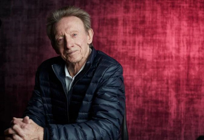 Denis Law Terserang...